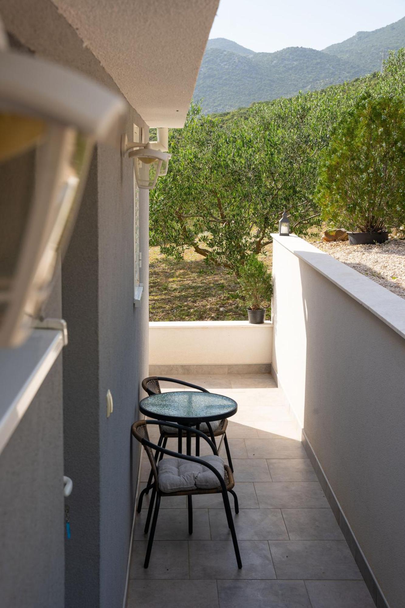 Vila Lavanda Desne