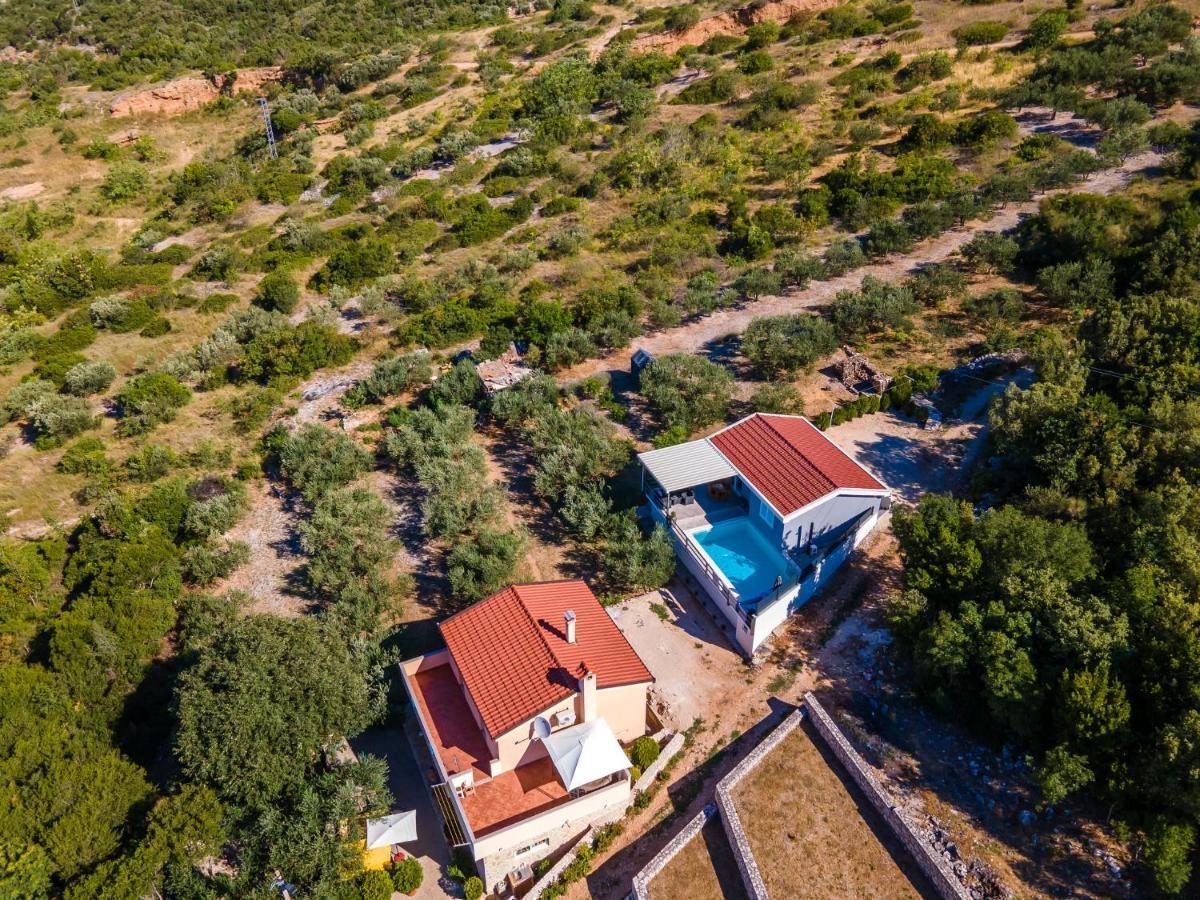 Lavanda Villa Desne