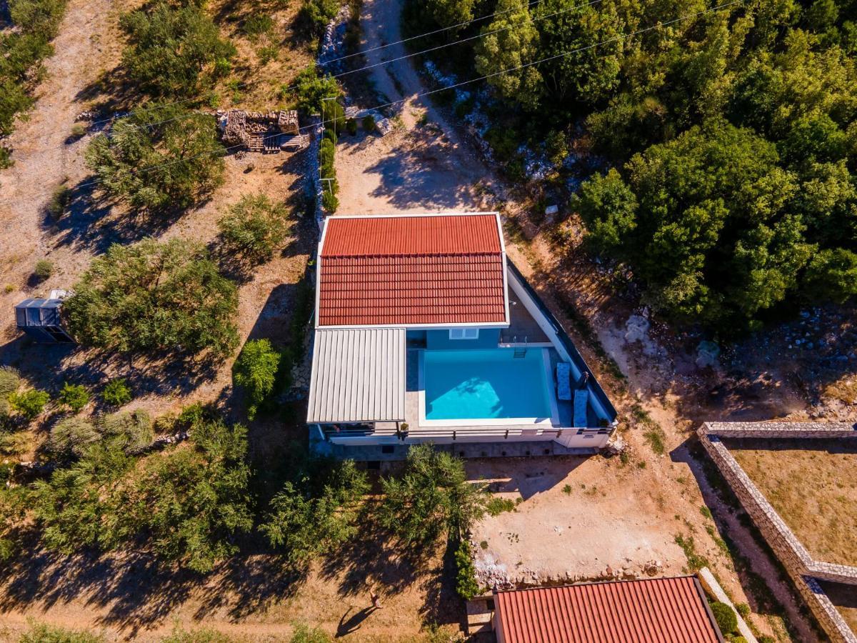 Lavanda Villa Desne