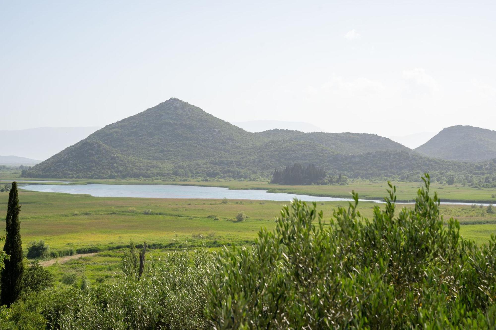 Lavanda Villa Desne