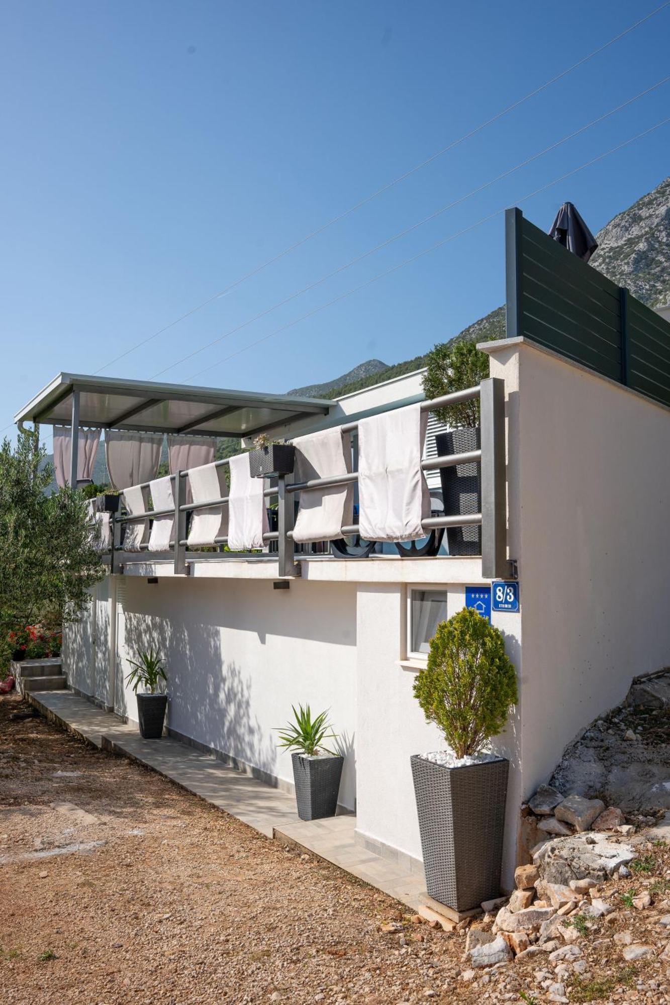 Lavanda Villa Desne